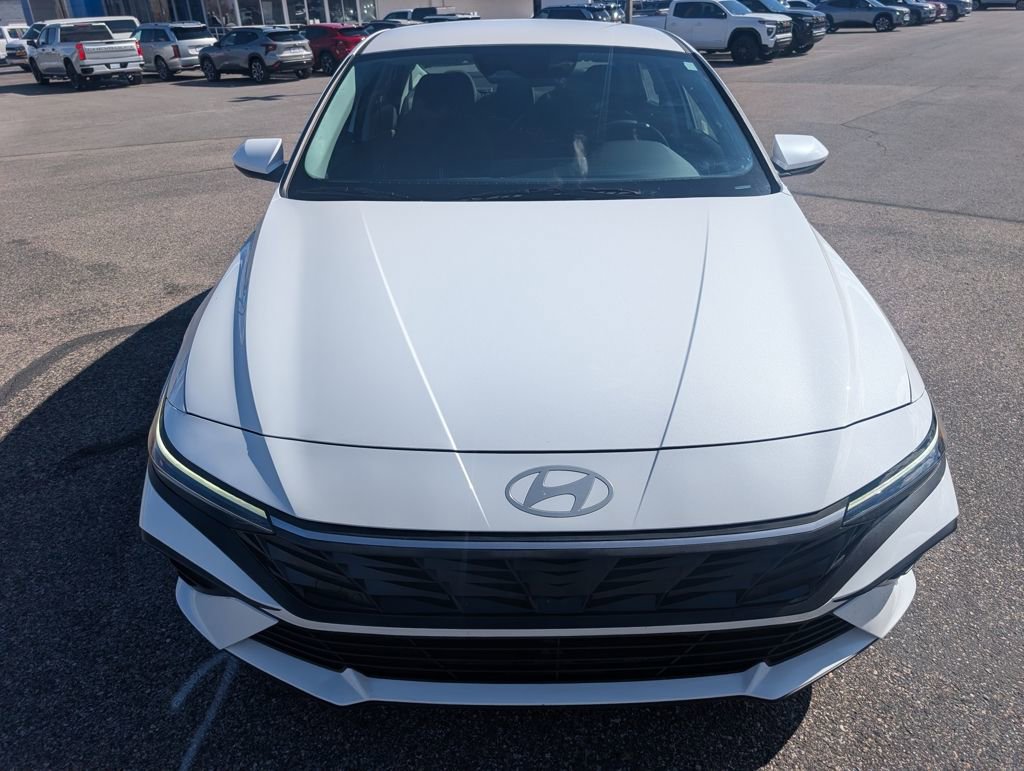 Used 2025 Hyundai Elantra Hybrid image 8