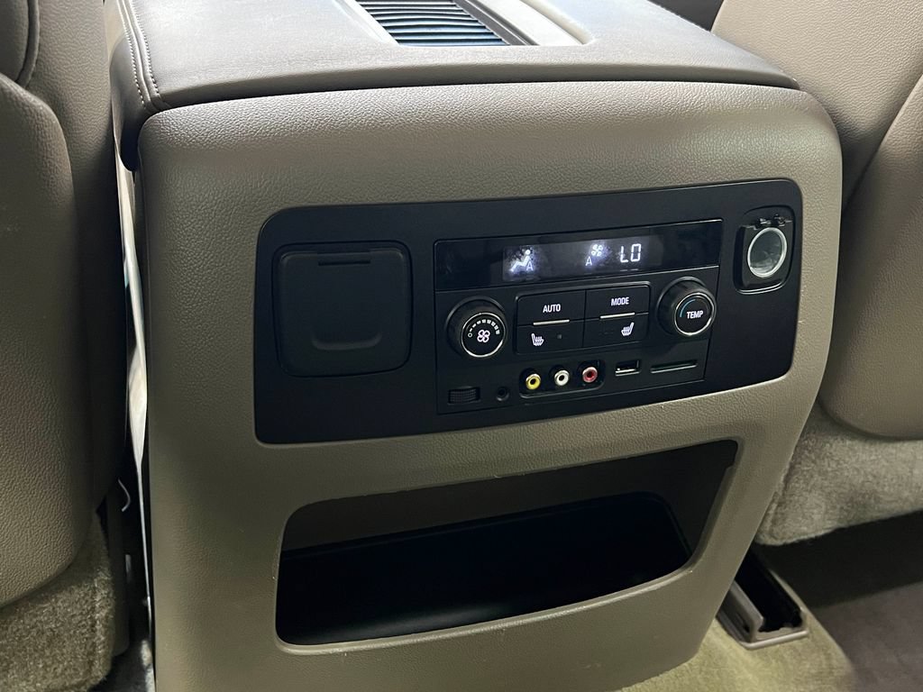 Used 2016 GMC Yukon SLT w/ Open Road Package AWD/4WD image 29