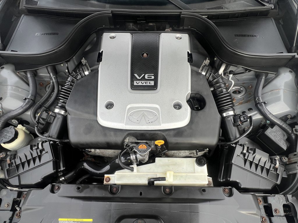 Used 2012 INFINITI G37 w/ Premium Pkg image 9