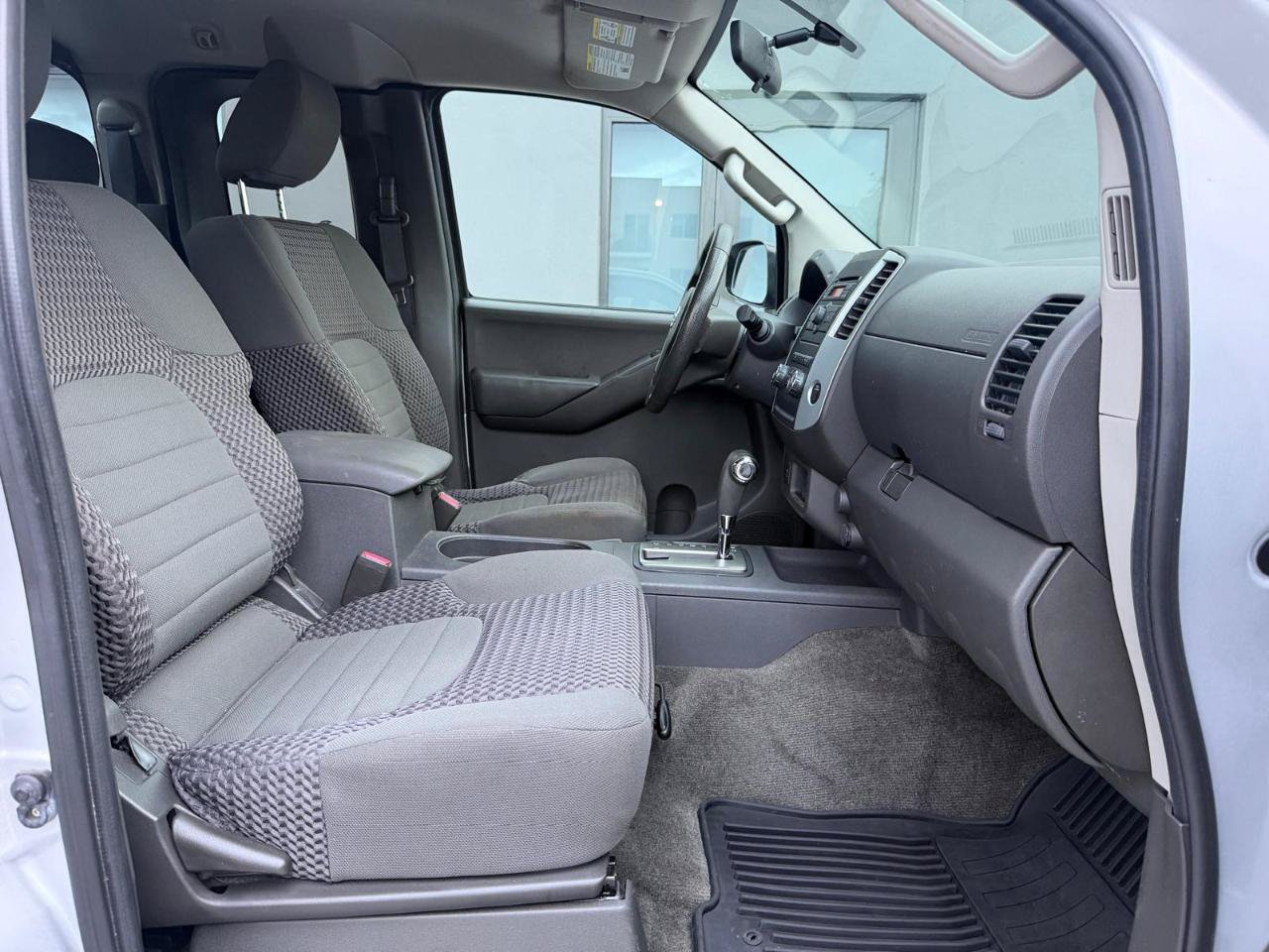 Used 2012 Nissan Frontier SV RWD image 15