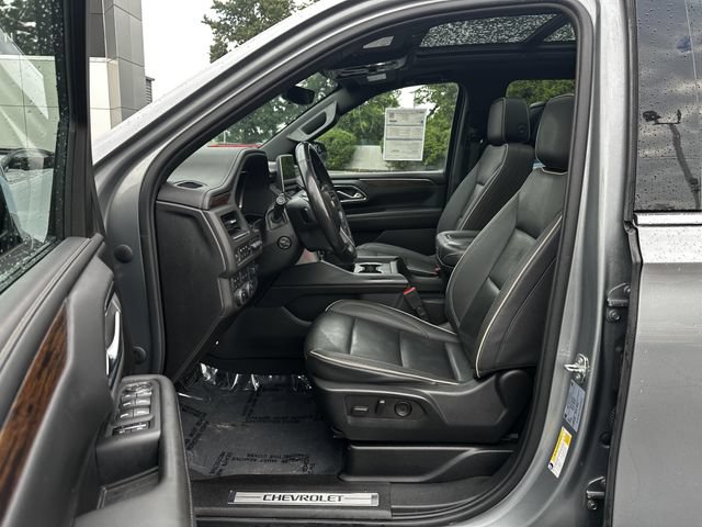 Used 2023 Chevrolet Suburban Premier w/ Advanced Technology Package AWD/4WD image 19