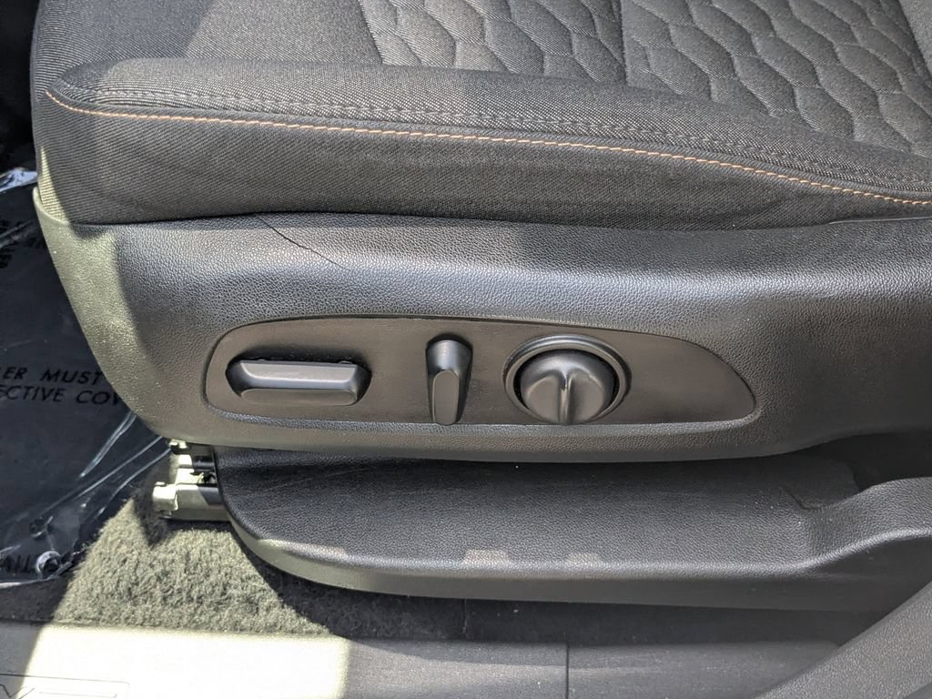 Used 2021 Chevrolet Equinox LT w/ Driver Convenience Package FWD image 7