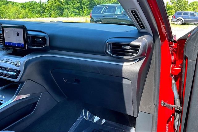 Used 2021 Ford Explorer XLT w/ Equipment Group 202A RWD image 27