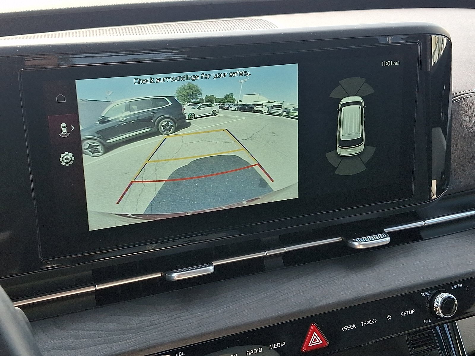 Used 2024 Kia Carnival EX FWD image 19