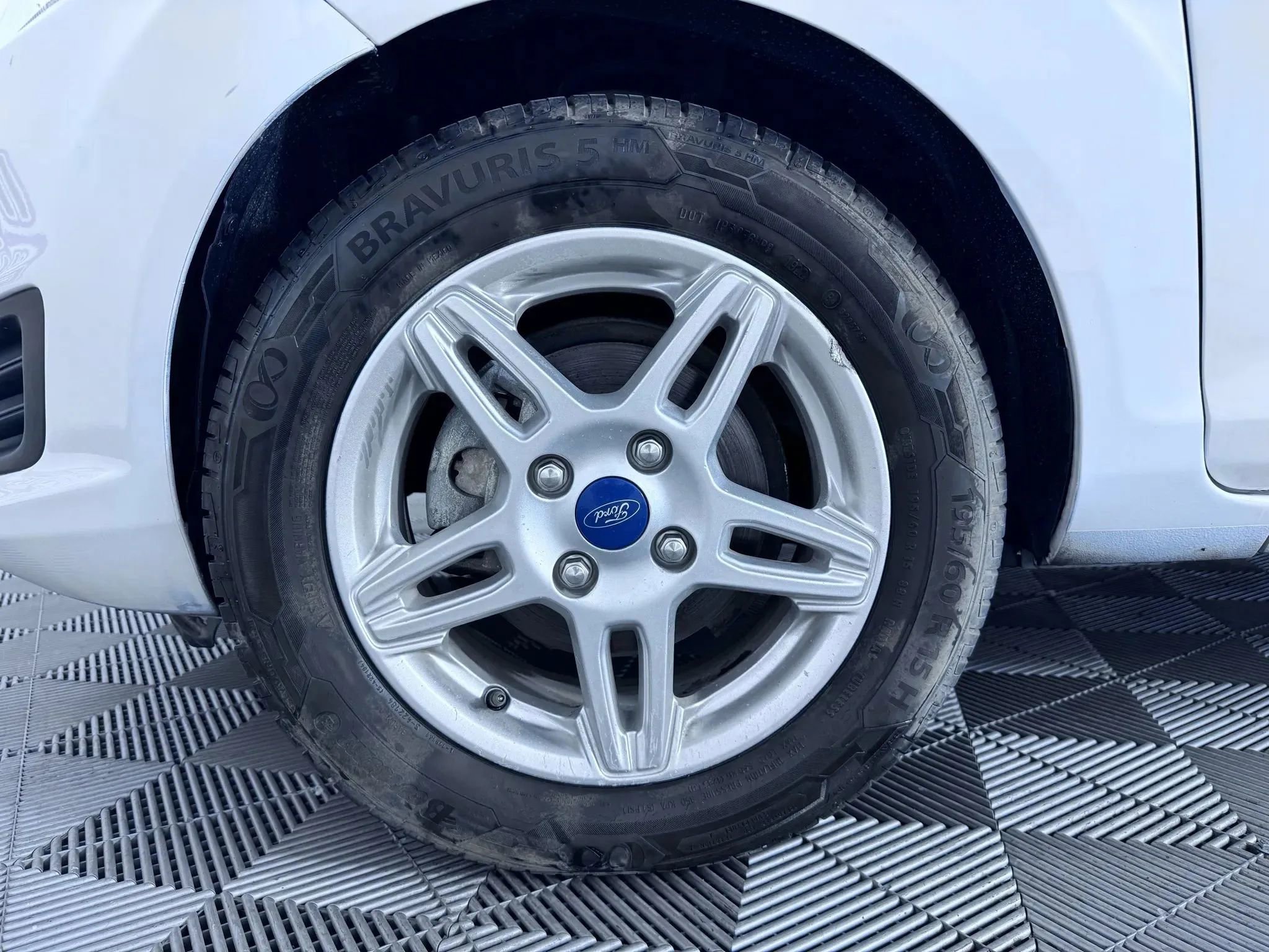 Used 2019 Ford Fiesta SE image 39