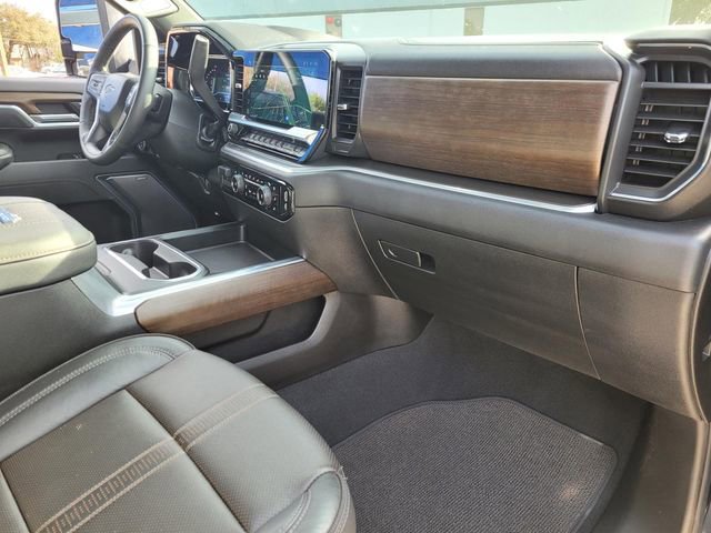 Used 2025 Chevrolet Silverado 2500 High Country w/ Midnight Edition image 8