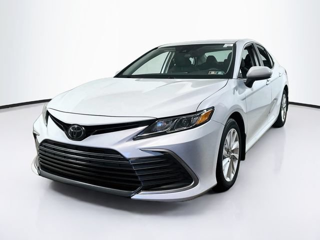 Used 2024 Toyota Camry LE FWD image 3