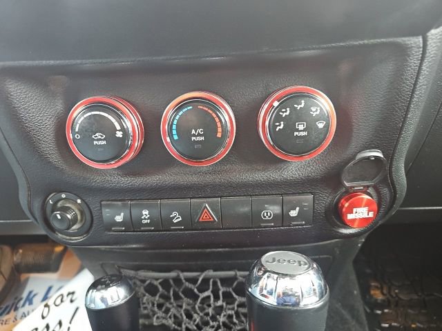 Used 2017 Jeep Wrangler Unlimited Rubicon w/ Connectivity Group image 23