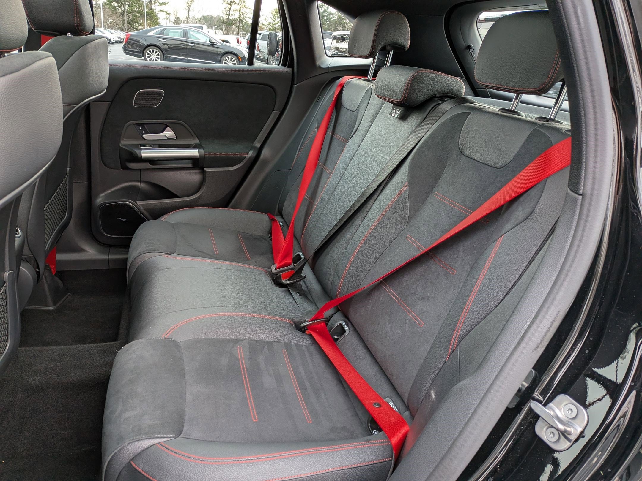 Used 2024 Mercedes-Benz GLA 35 AMG 4MATIC image 32