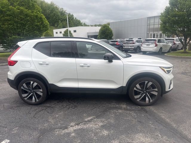 Used 2023 Volvo XC40 B5 Plus w/ Protection Package Premier AWD/4WD image 7