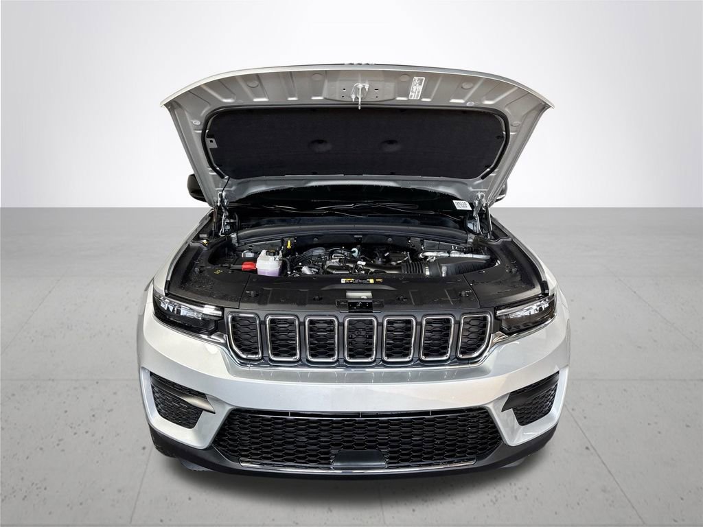 New 2026 Jeep Grand Cherokee Laredo AWD/4WD image 22