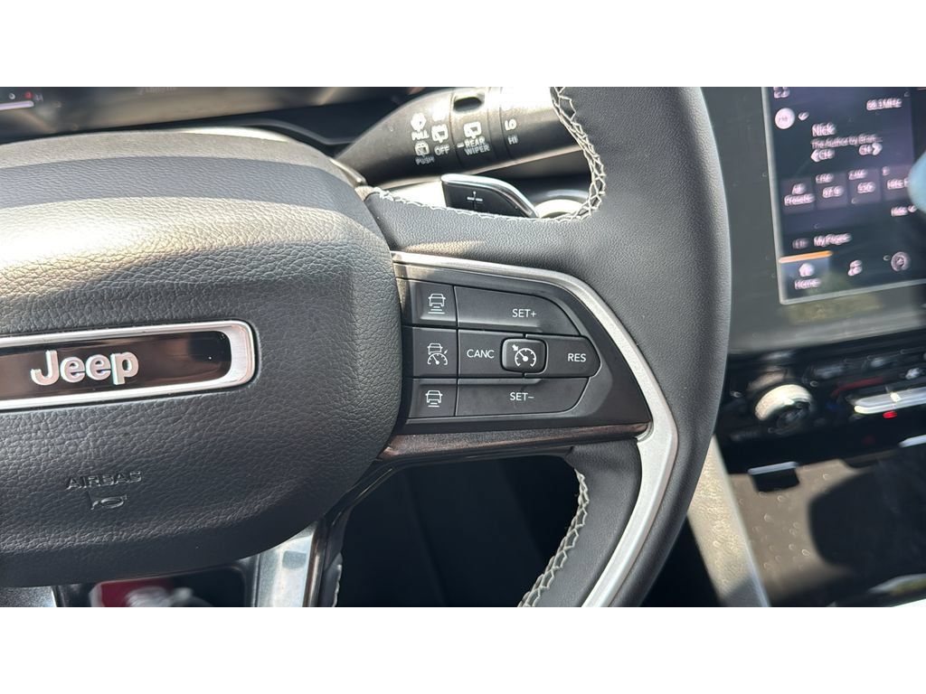 Used 2023 Jeep Grand Cherokee Altitude AWD/4WD image 22