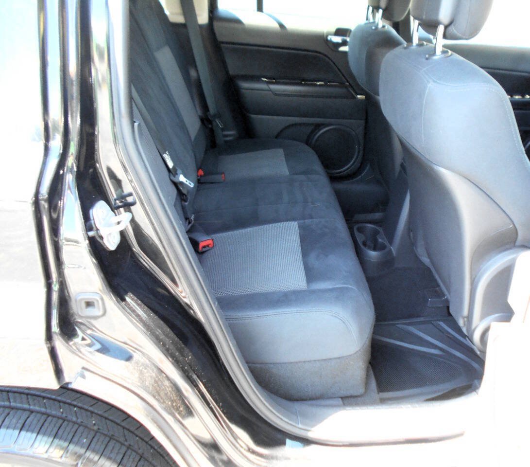 Used 2011 Jeep Patriot Latitude AWD/4WD image 22