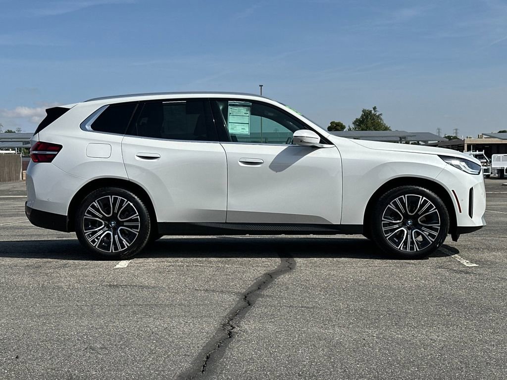 Used 2025 BMW X3 xDrive30i w/ Premium Package AWD/4WD image 2