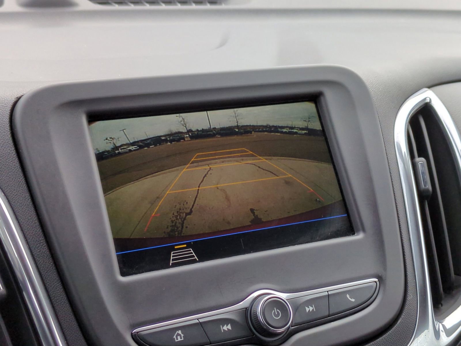 Used 2019 Chevrolet Equinox LT w/ Driver Convenience Package image 35