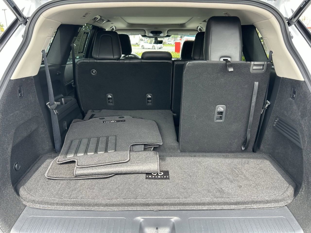 Certified 2026 INFINITI QX60 Luxe w/ Cargo Package FWD image 13