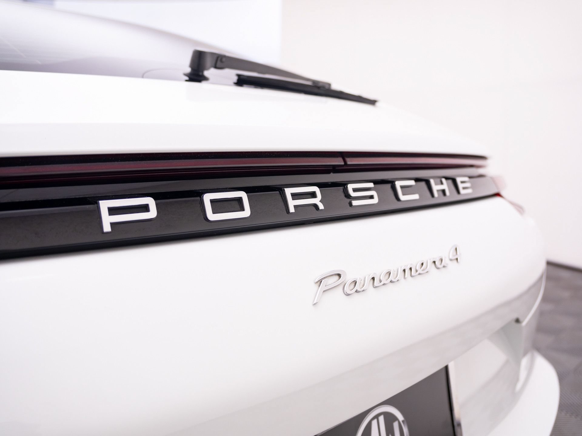 Used 2018 Porsche Panamera 4 AWD/4WD image 34