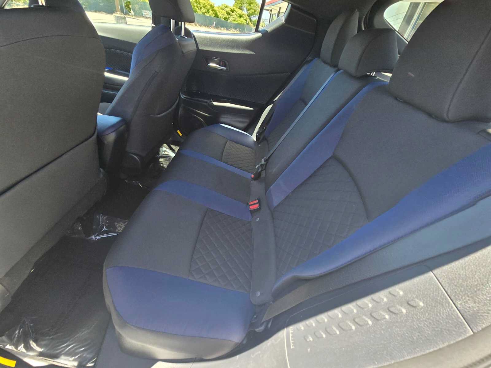Used 2022 Toyota C-HR XLE FWD image 16