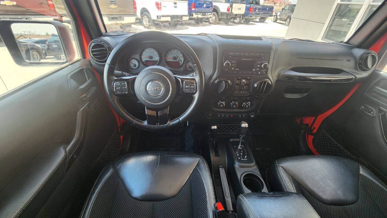 Used 2017 Jeep Wrangler Unlimited Sahara AWD/4WD image 11