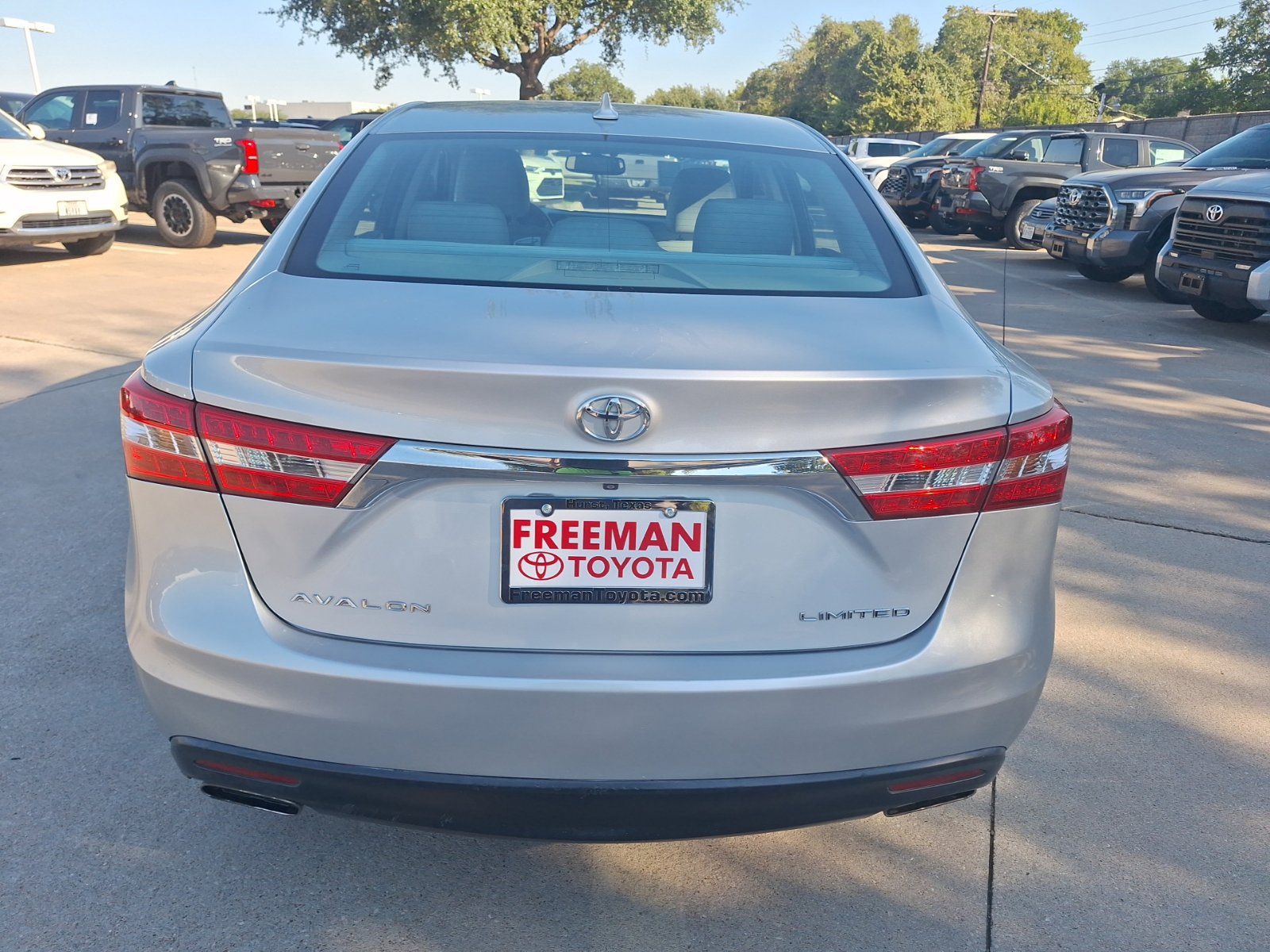 Used 2014 Toyota Avalon Limited FWD image 5