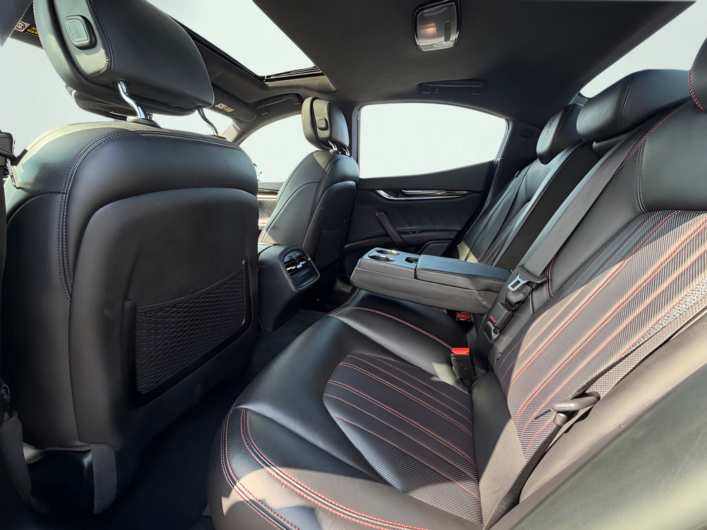 Used 2021 Maserati Ghibli RWD image 16