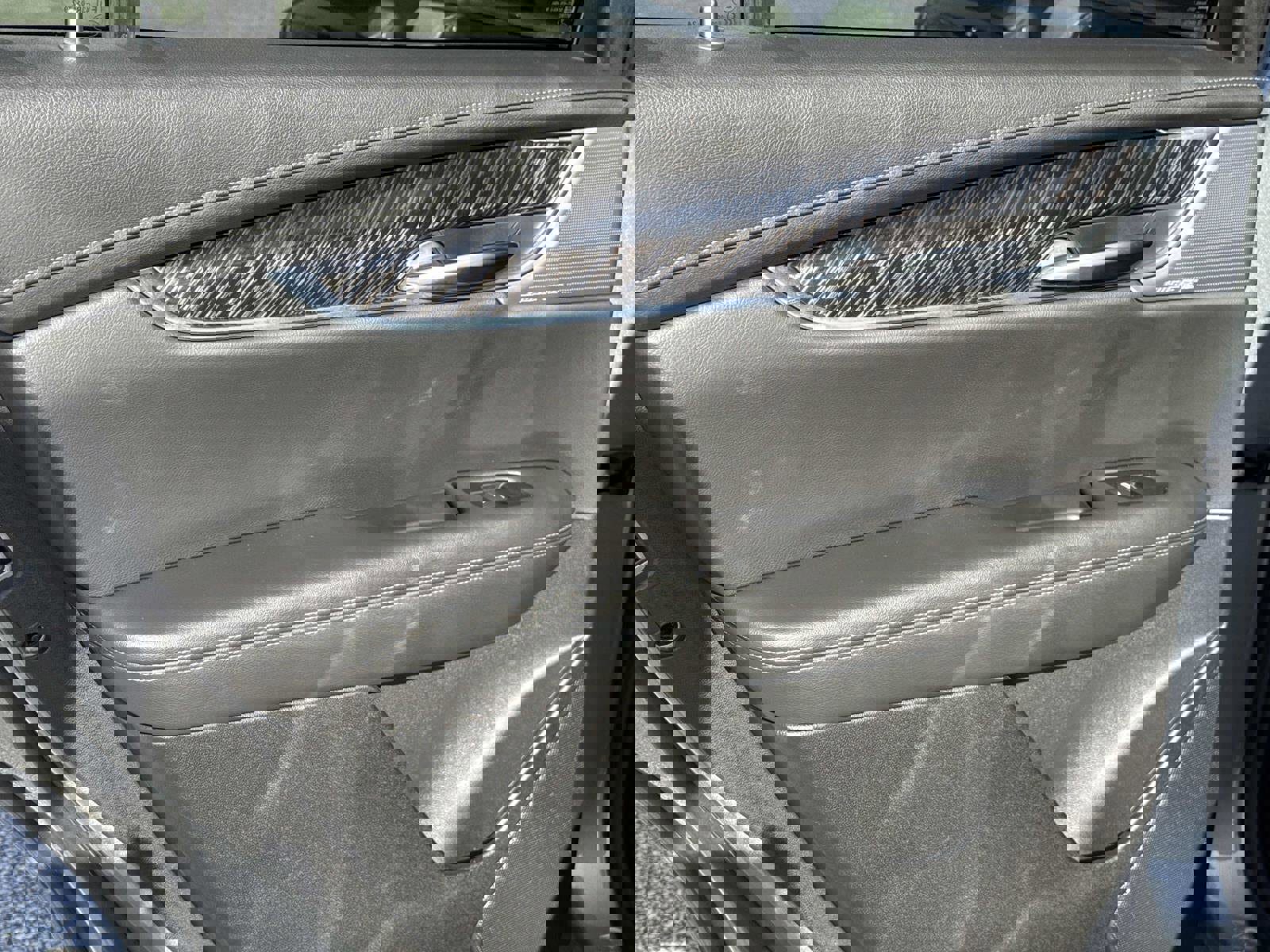 Certified 2025 Cadillac XT6 Premium Luxury image 13