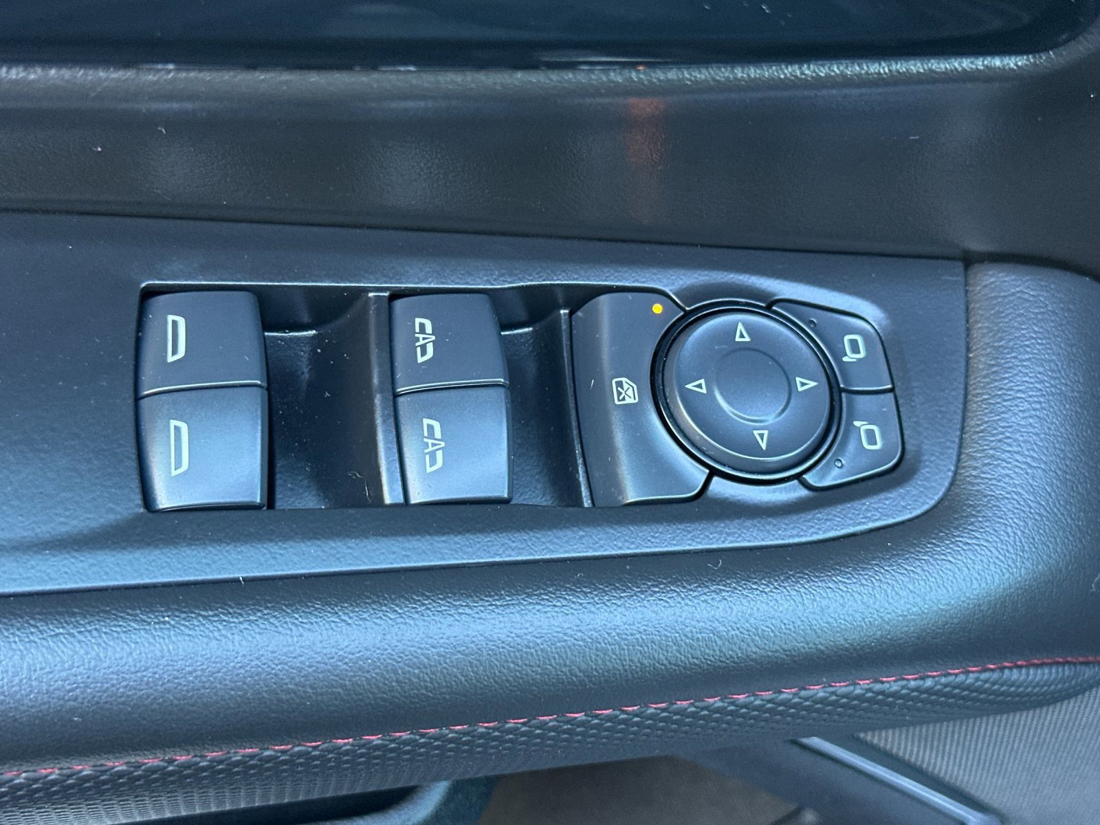 Used 2025 Chevrolet Suburban RST image 11