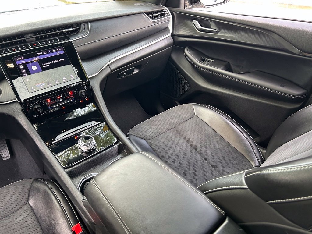 Certified 2025 Jeep Grand Cherokee L Altitude RWD image 12