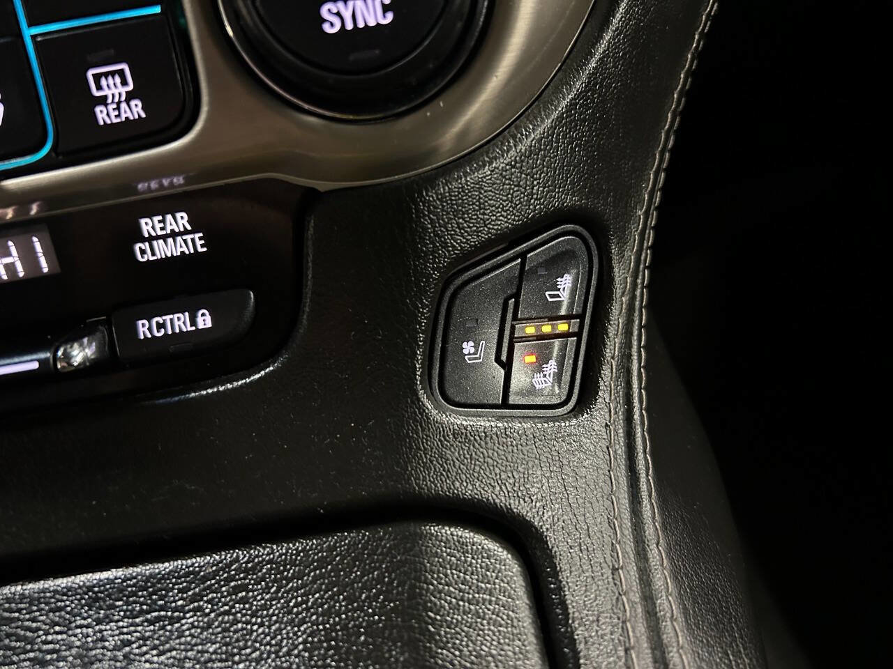 Used 2017 GMC Yukon XL Denali w/ Open Road Package image 28