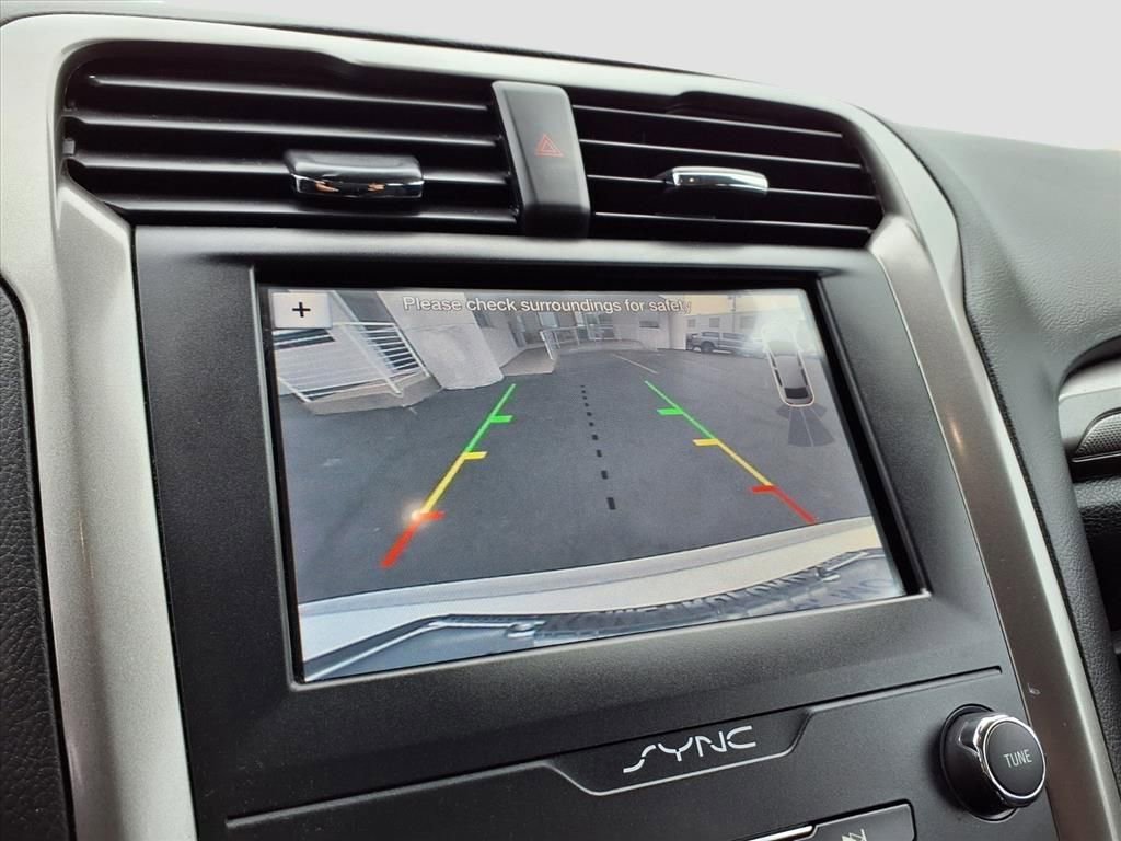 Used 2019 Ford Fusion SE image 15