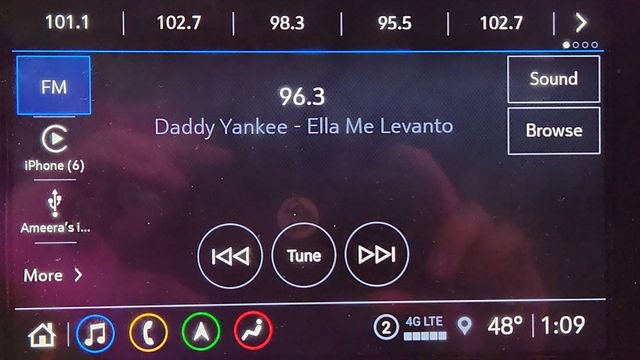 Used 2022 Chevrolet Traverse LT w/ LT Premium Package image 13