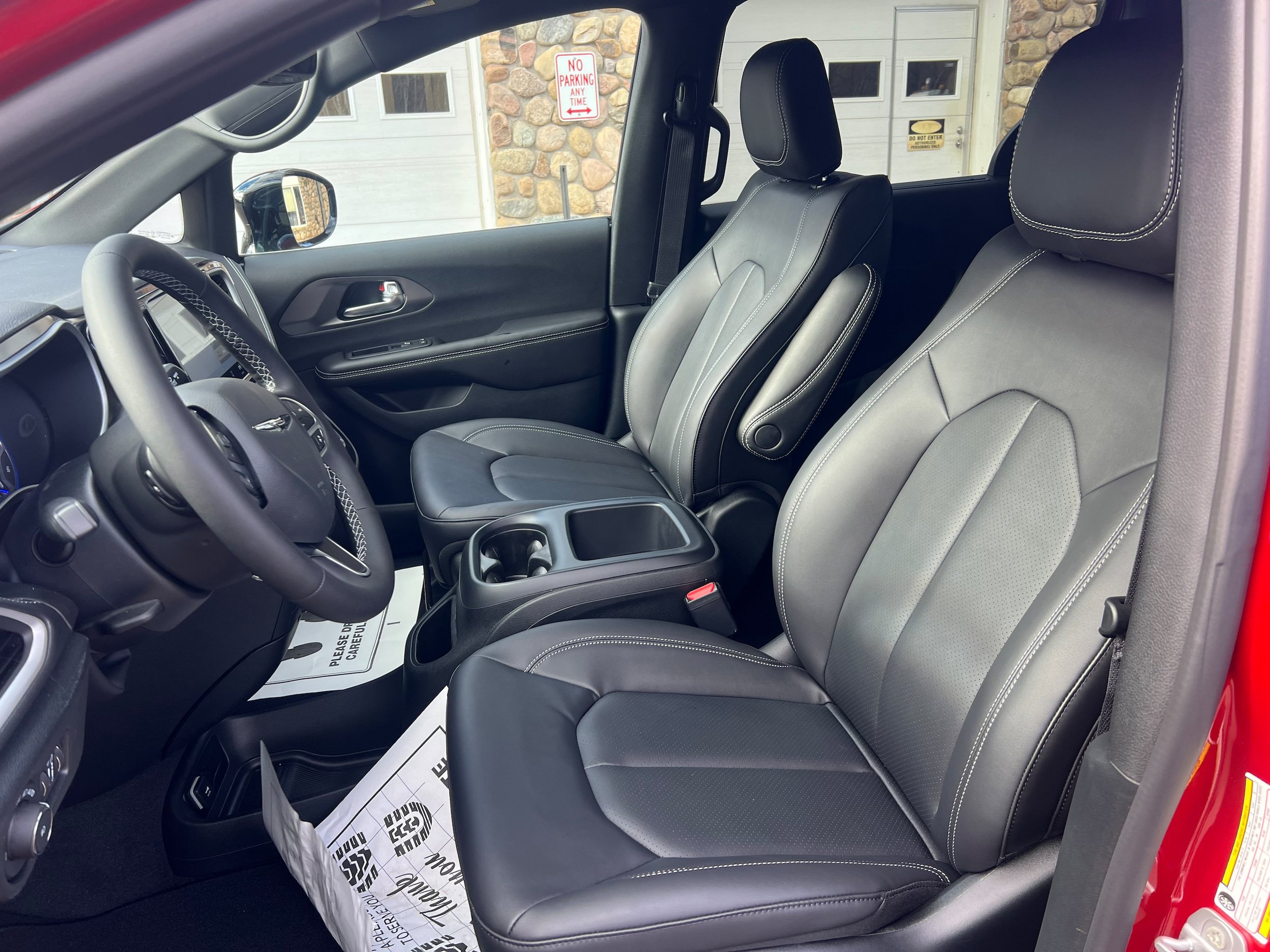 New 2026 Chrysler Pacifica Select AWD/4WD image 12
