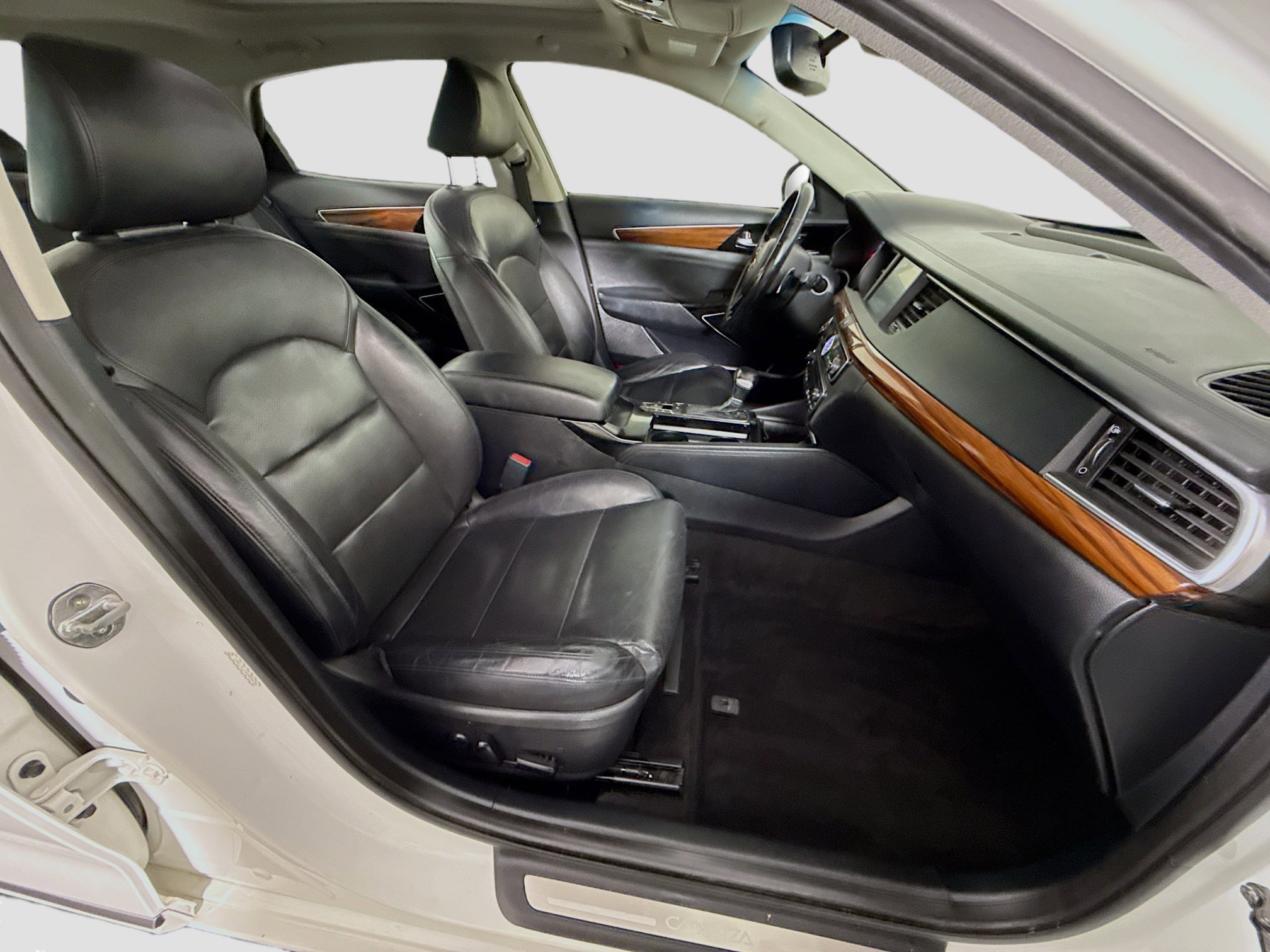 Used 2017 Kia Cadenza Technology image 29