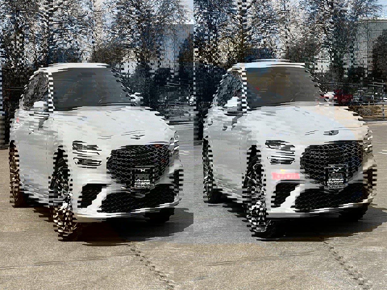 Used 2025 Genesis G70 2.5T image 2