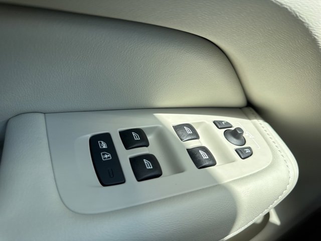 New 2026 Volvo XC60 T8 Ultra w/ Protection Package Premier image 20