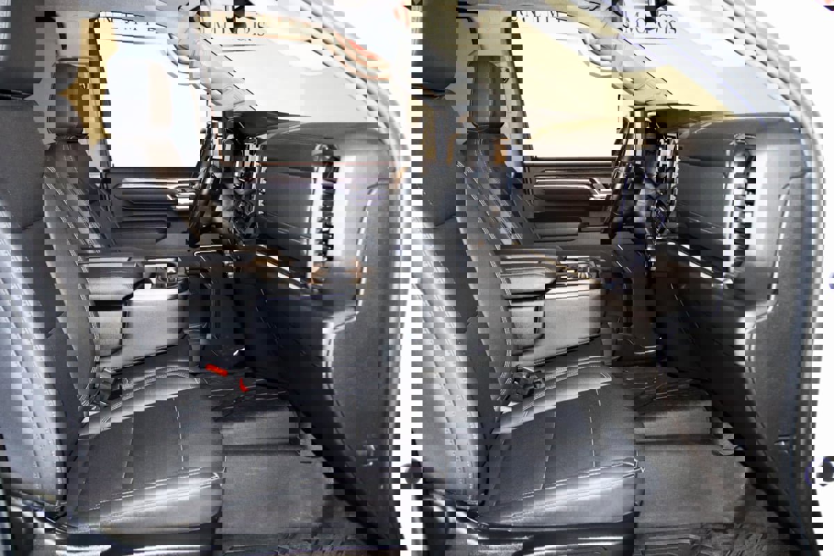 Used 2024 Chevrolet Silverado 2500 LTZ image 60