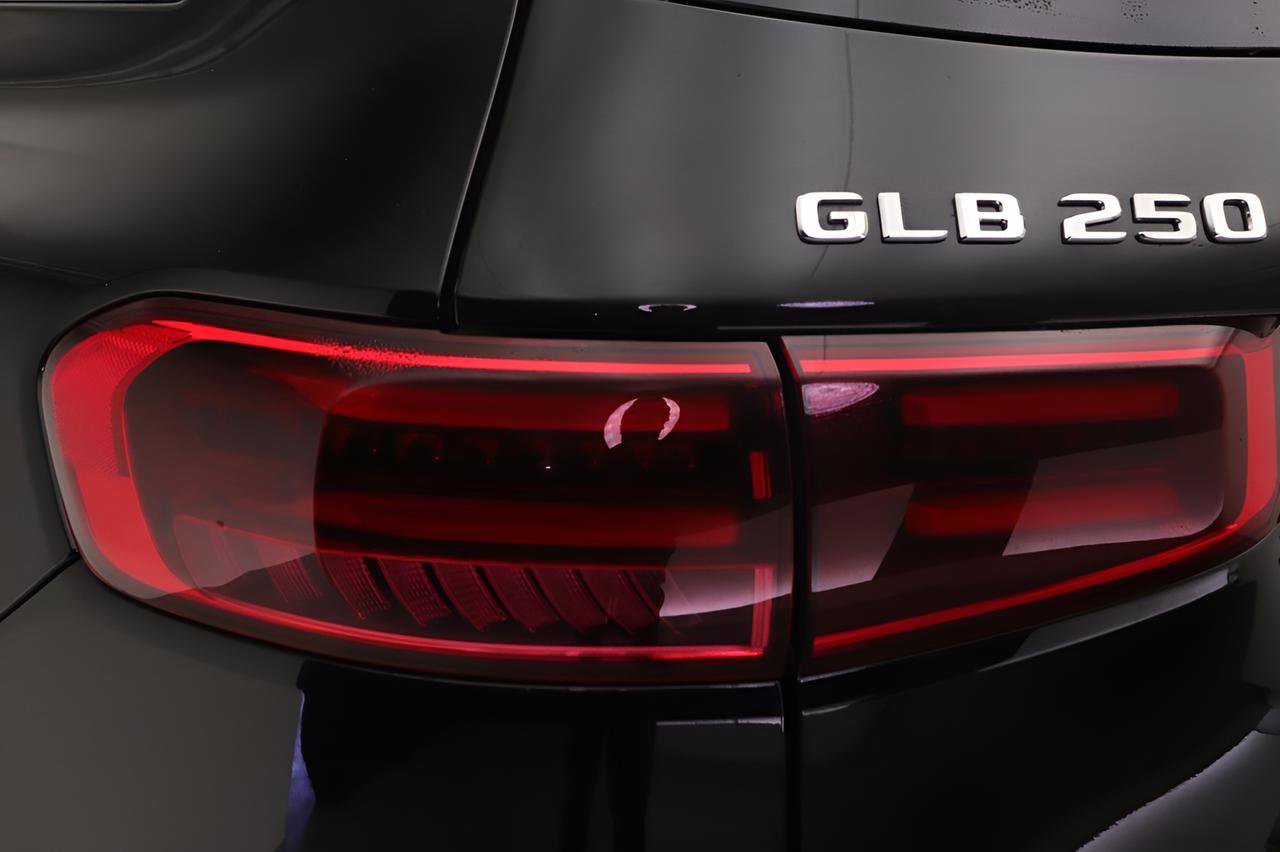Certified 2026 Mercedes-Benz GLB 250 image 18