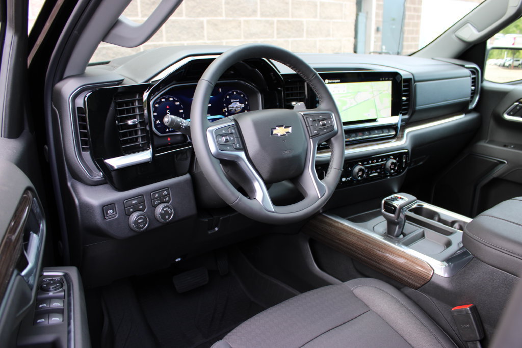 New 2026 Chevrolet Silverado 1500 LT w/ Safety Package AWD/4WD image 16