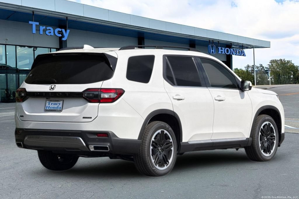 Used 2026 Honda Pilot image 6