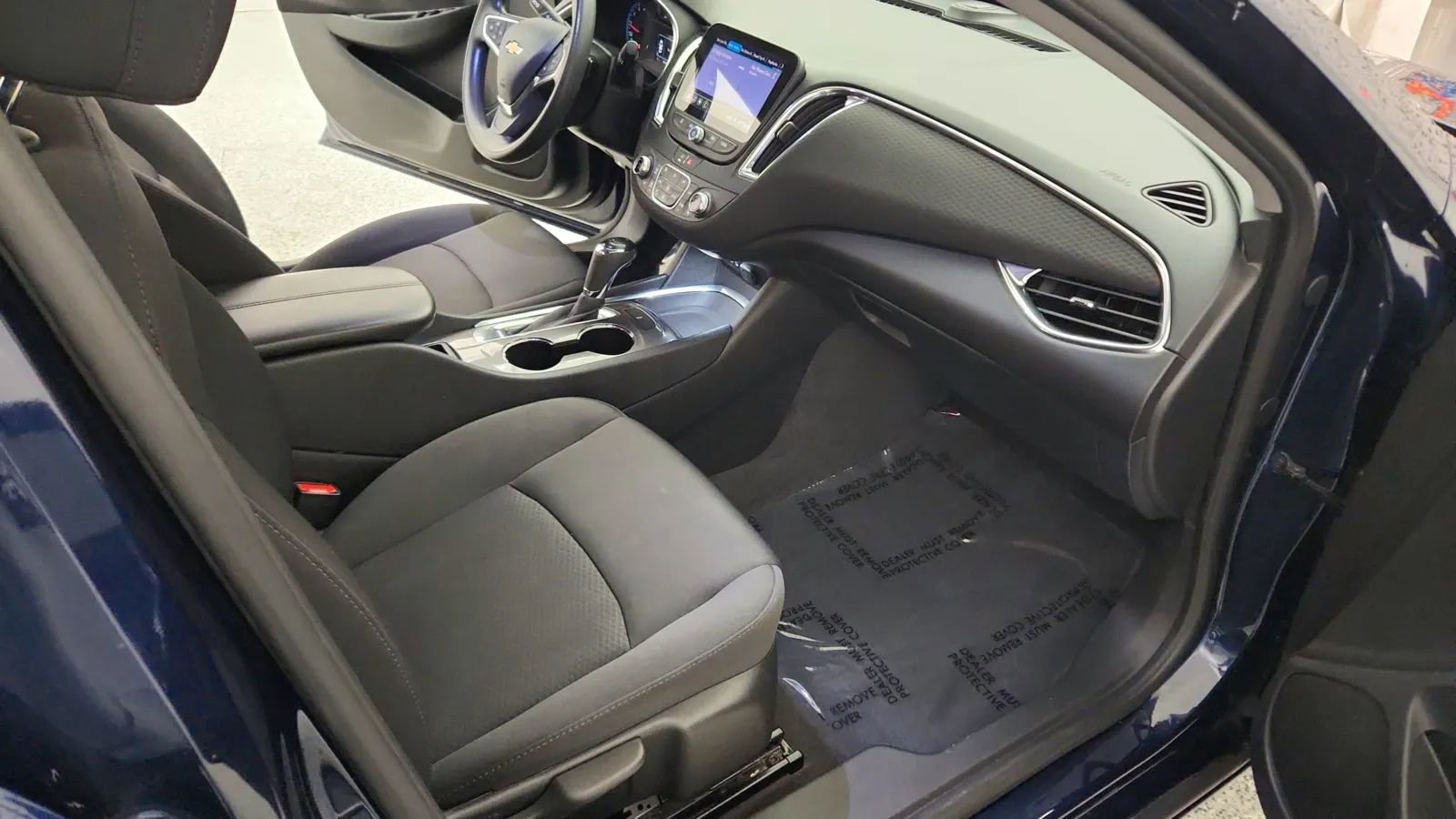 Used 2020 Chevrolet Malibu LT image 34