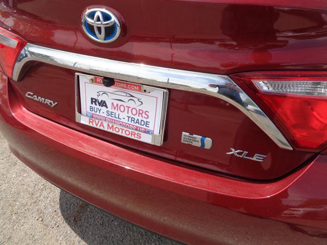 Used 2015 Toyota Camry XLE w/ Moonroof Package FWD image 13