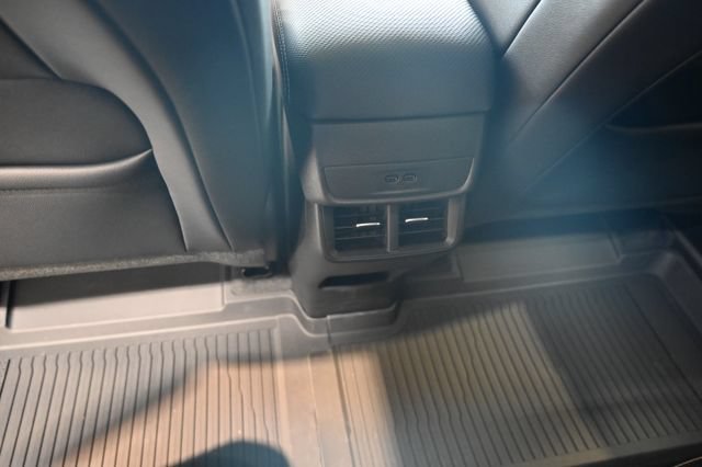 New 2027 Chevrolet Equinox LT w/ Convenience Package II FWD image 27