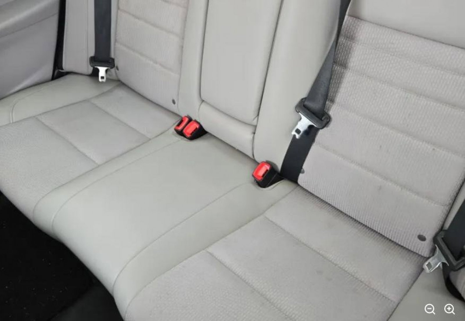 Used 2017 Toyota Camry SE image 11