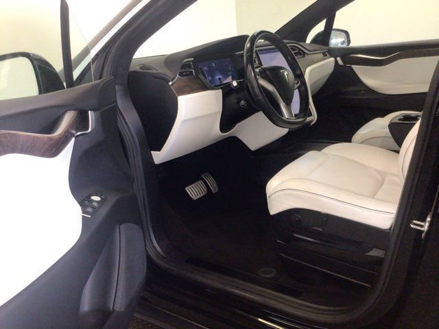 Used 2016 Tesla Model X Performance AWD/4WD image 12