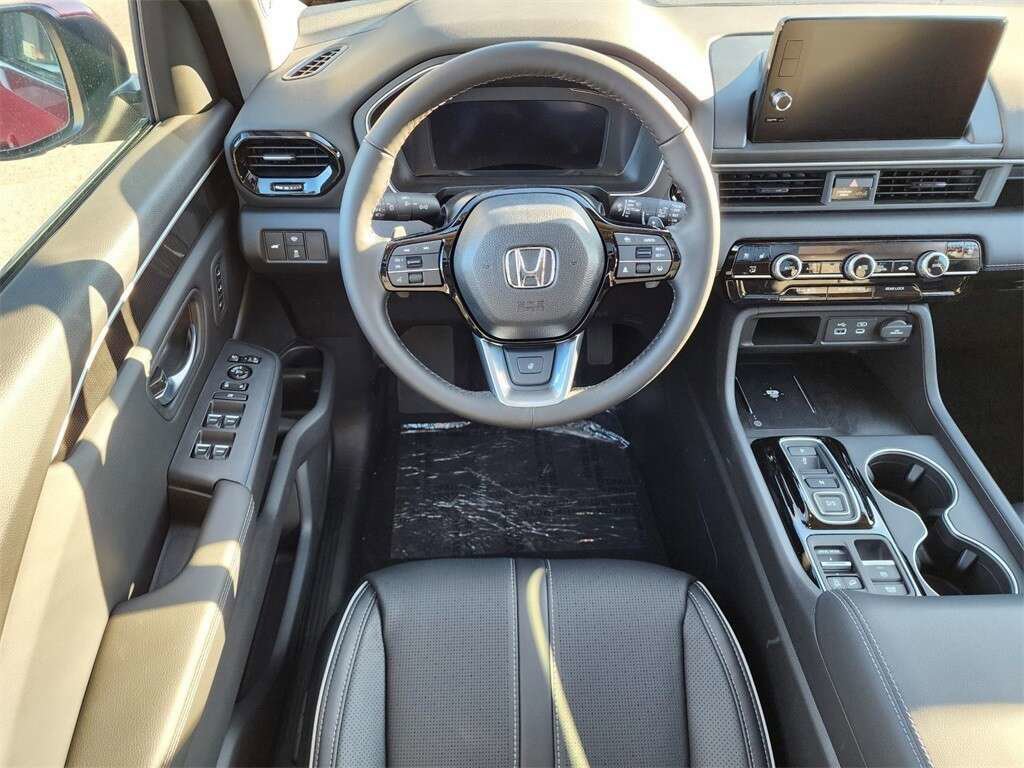 Used 2024 Honda Pilot Elite image 29