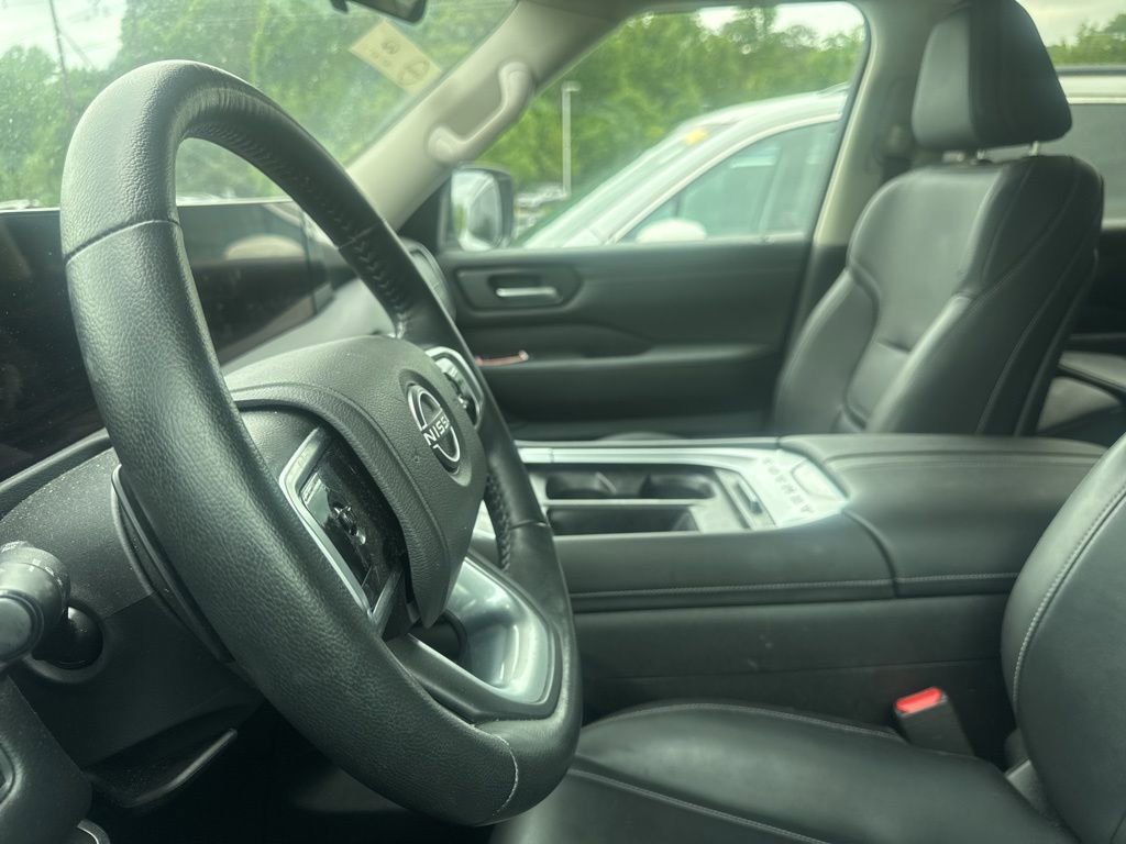 Certified 2025 Nissan Armada SV AWD/4WD image 5