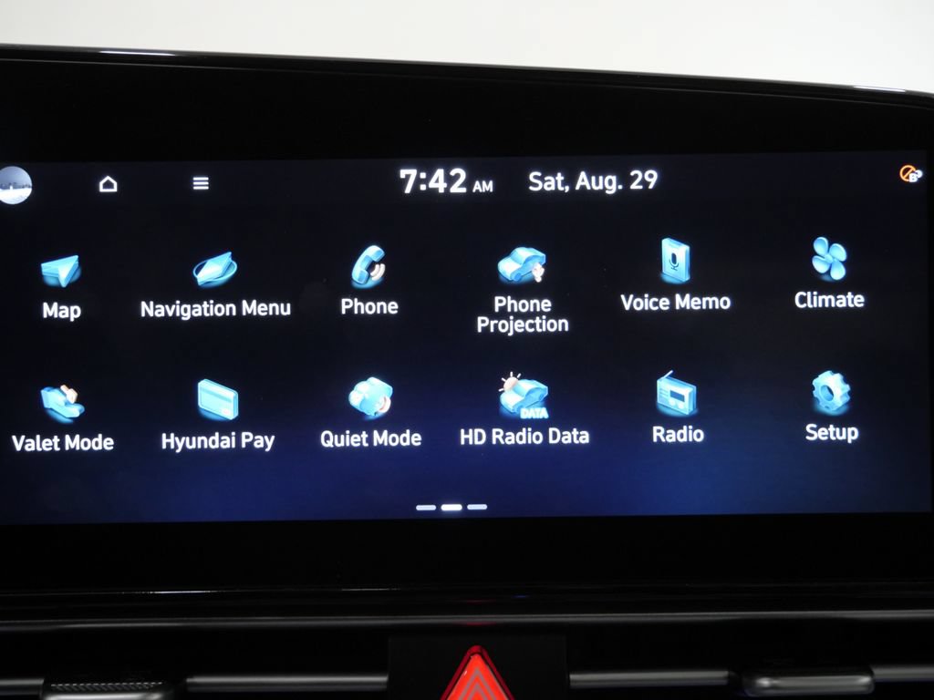 Used 2025 Hyundai Elantra Limited FWD image 18