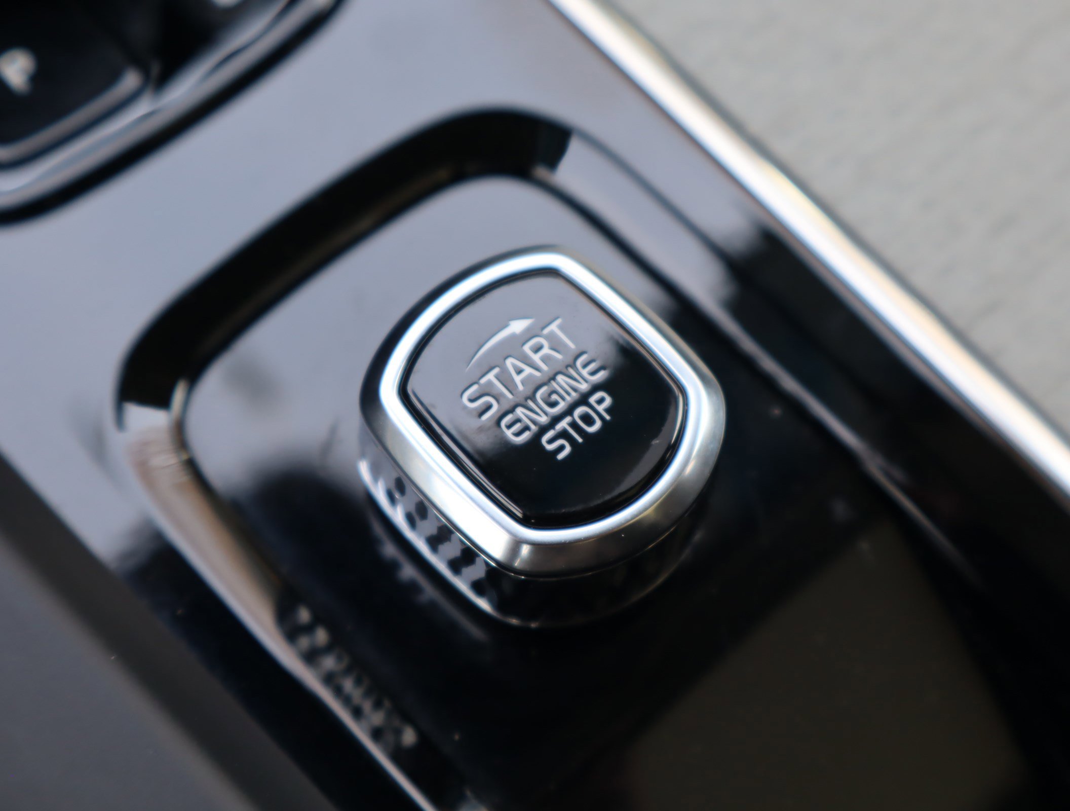 Used 2025 Volvo XC60 B5 Plus image 31