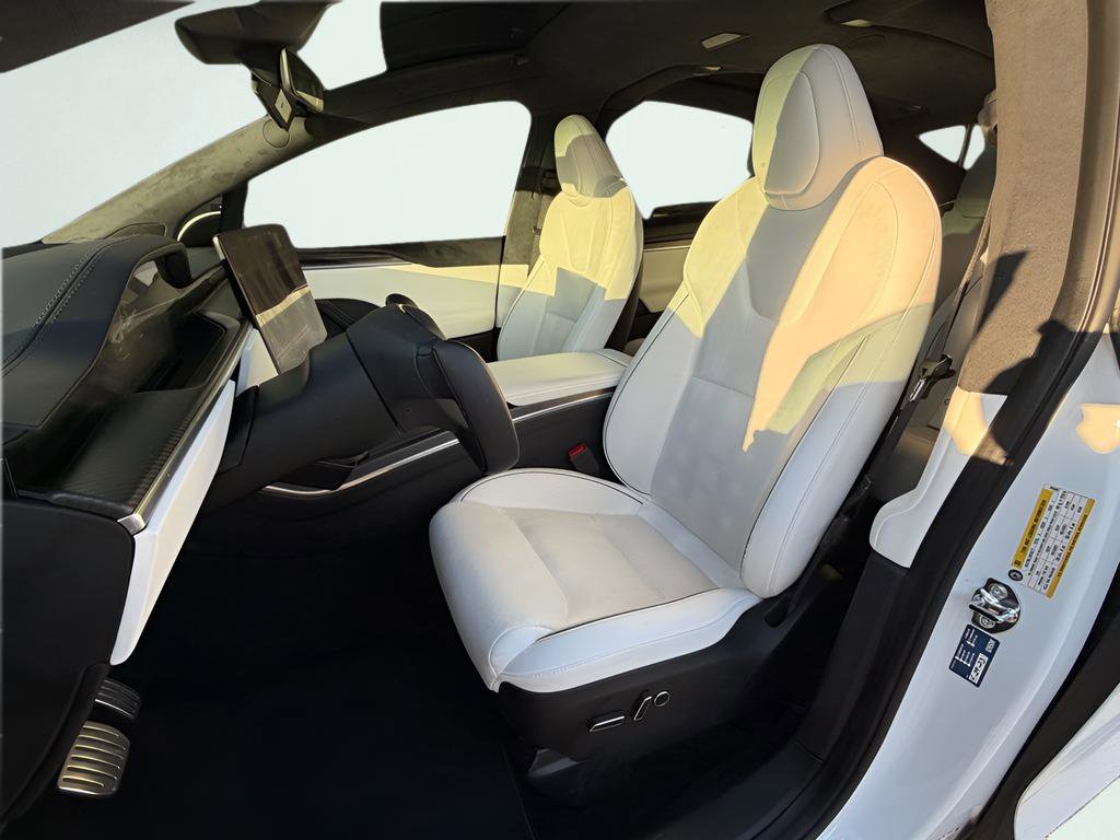 Used 2023 Tesla Model X Plaid image 18
