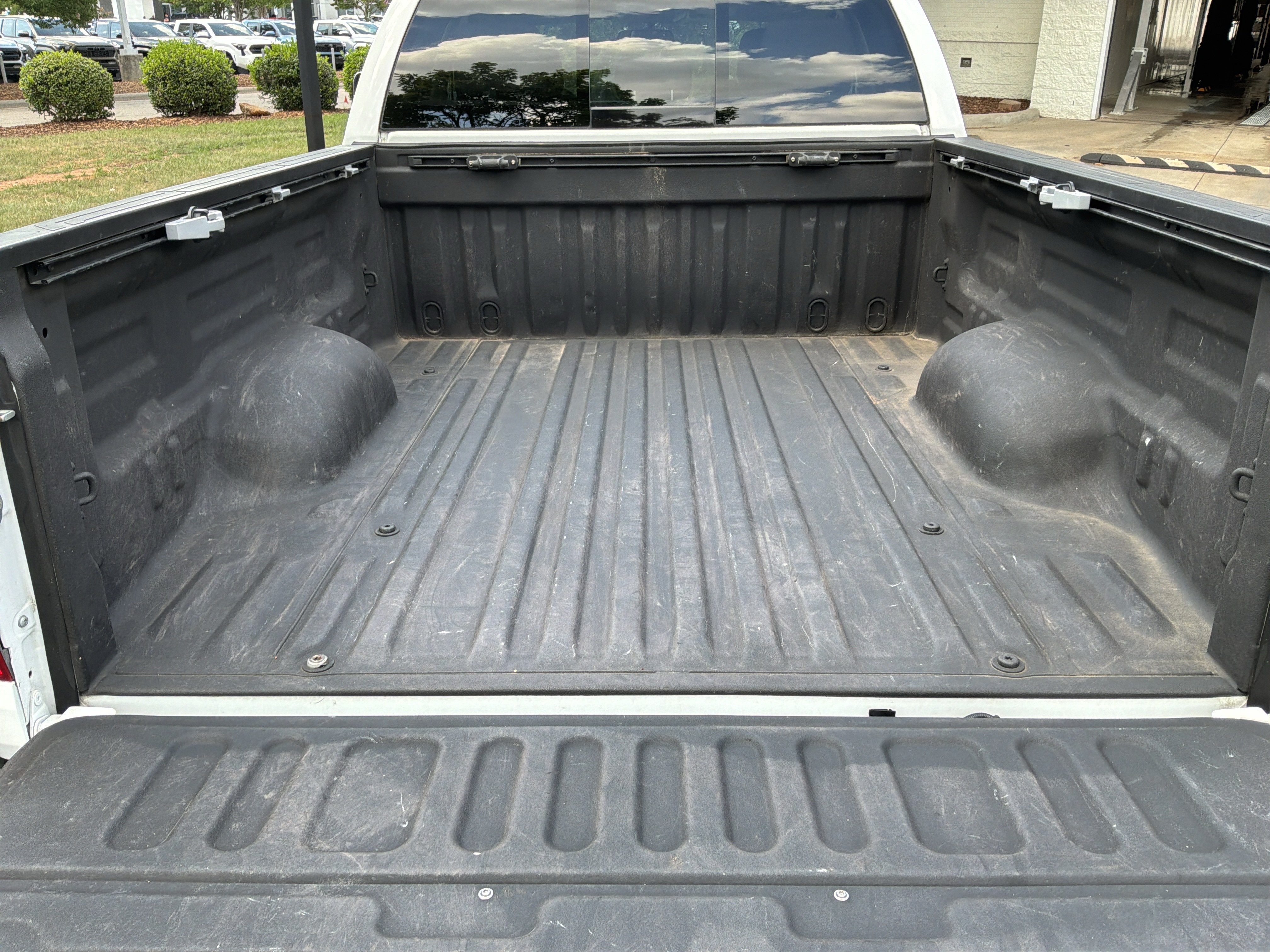Used 2016 Toyota Tundra SR5 w/ SR5 Upgrade Package RWD image 31
